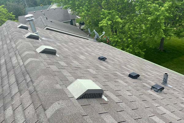 Roof repair project in Woodbury, MN completed by Roofs R Us